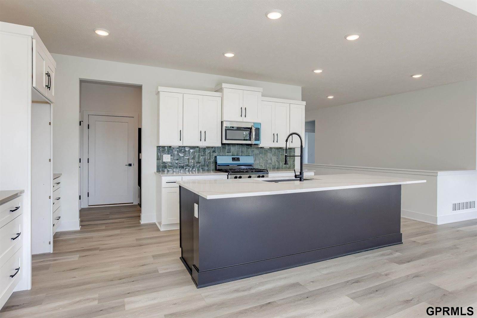 8178 South 185 Street, Omaha, NE 68136