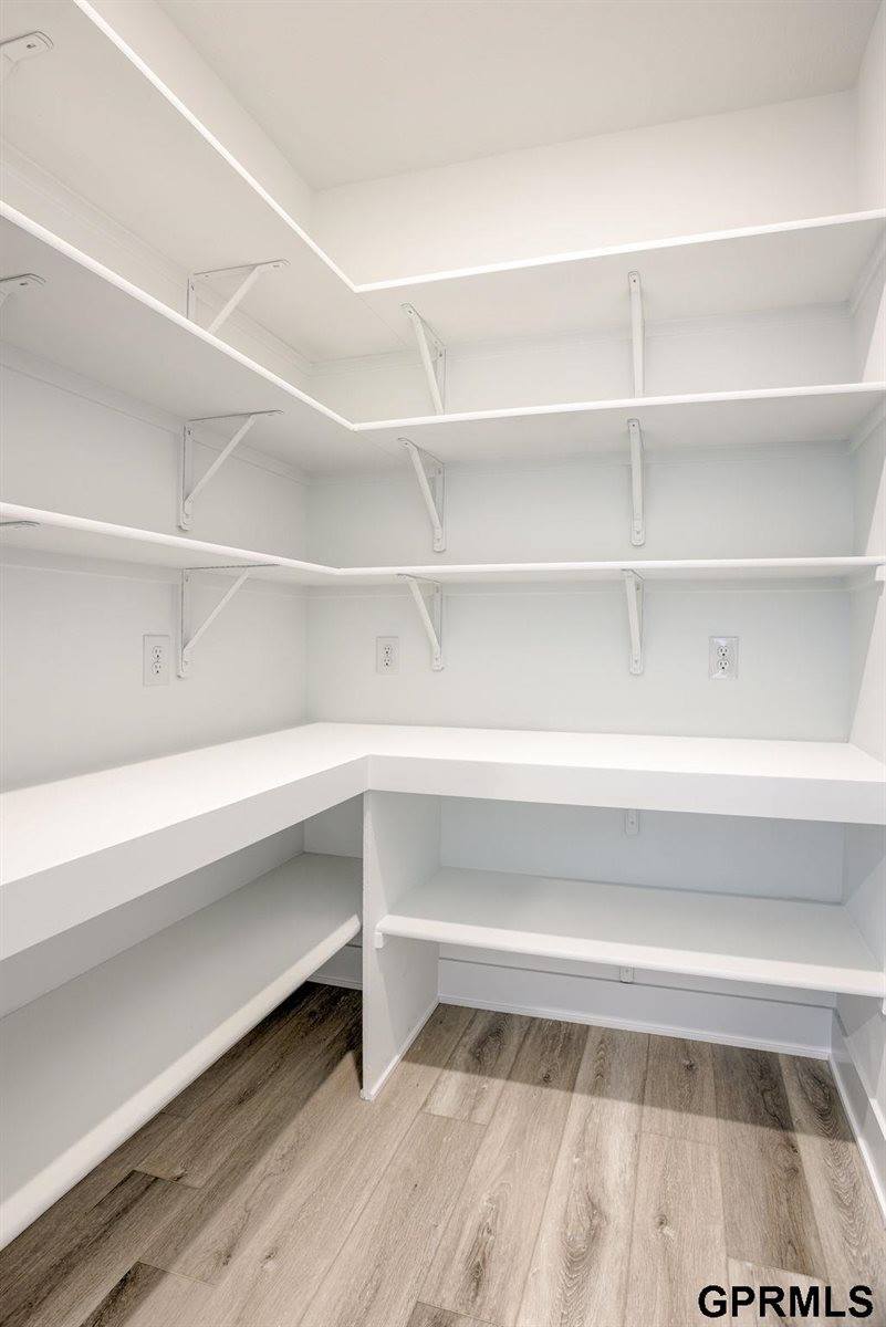 8178 South 185 Street, Omaha, NE 68136