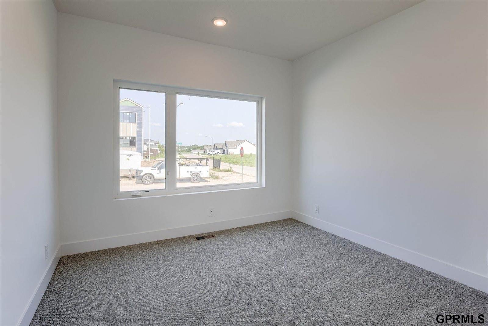 8178 South 185 Street, Omaha, NE 68136