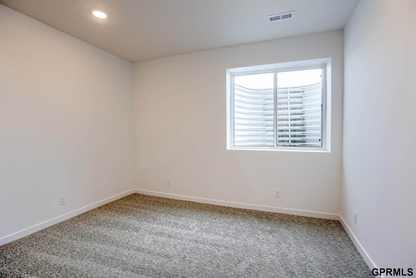 8178 South 185 Street, Omaha, NE 68136