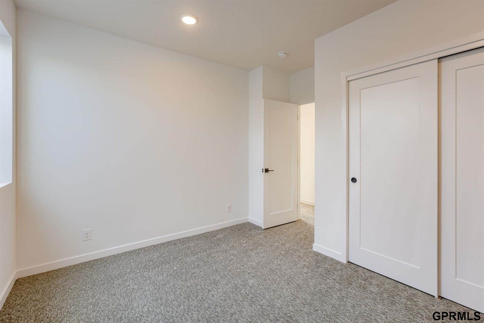 8178 South 185 Street, Omaha, NE 68136