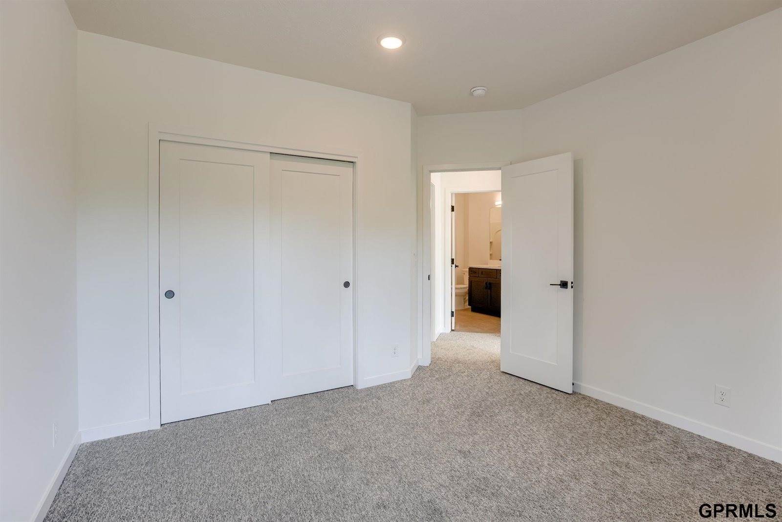 8178 South 185 Street, Omaha, NE 68136