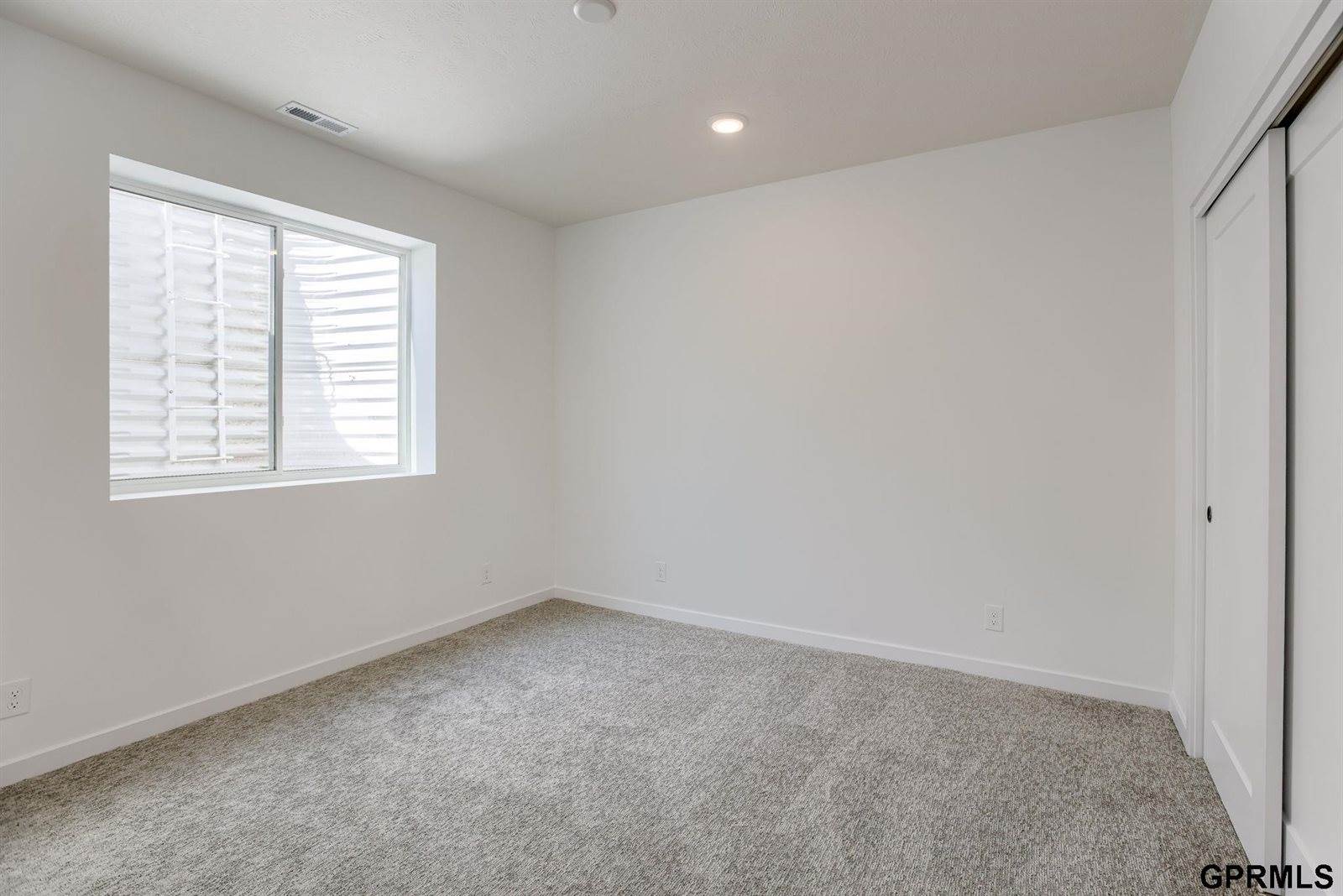 8178 South 185 Street, Omaha, NE 68136