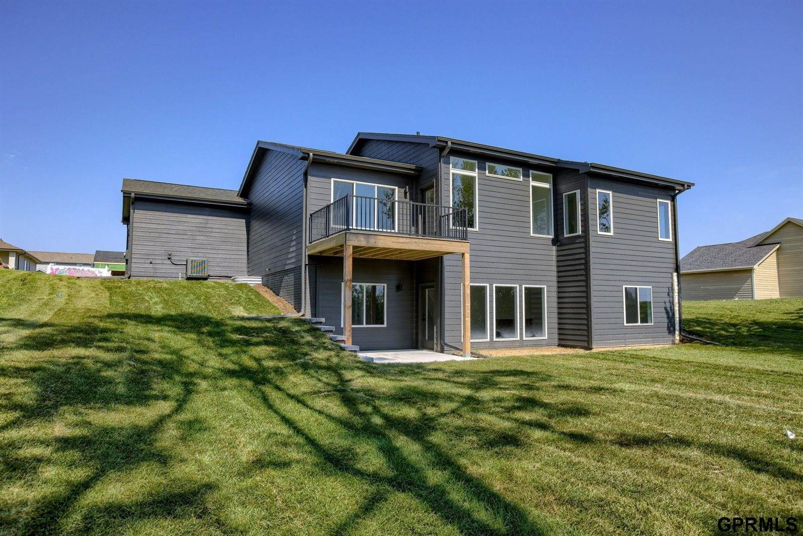 8178 South 185 Street, Omaha, NE 68136