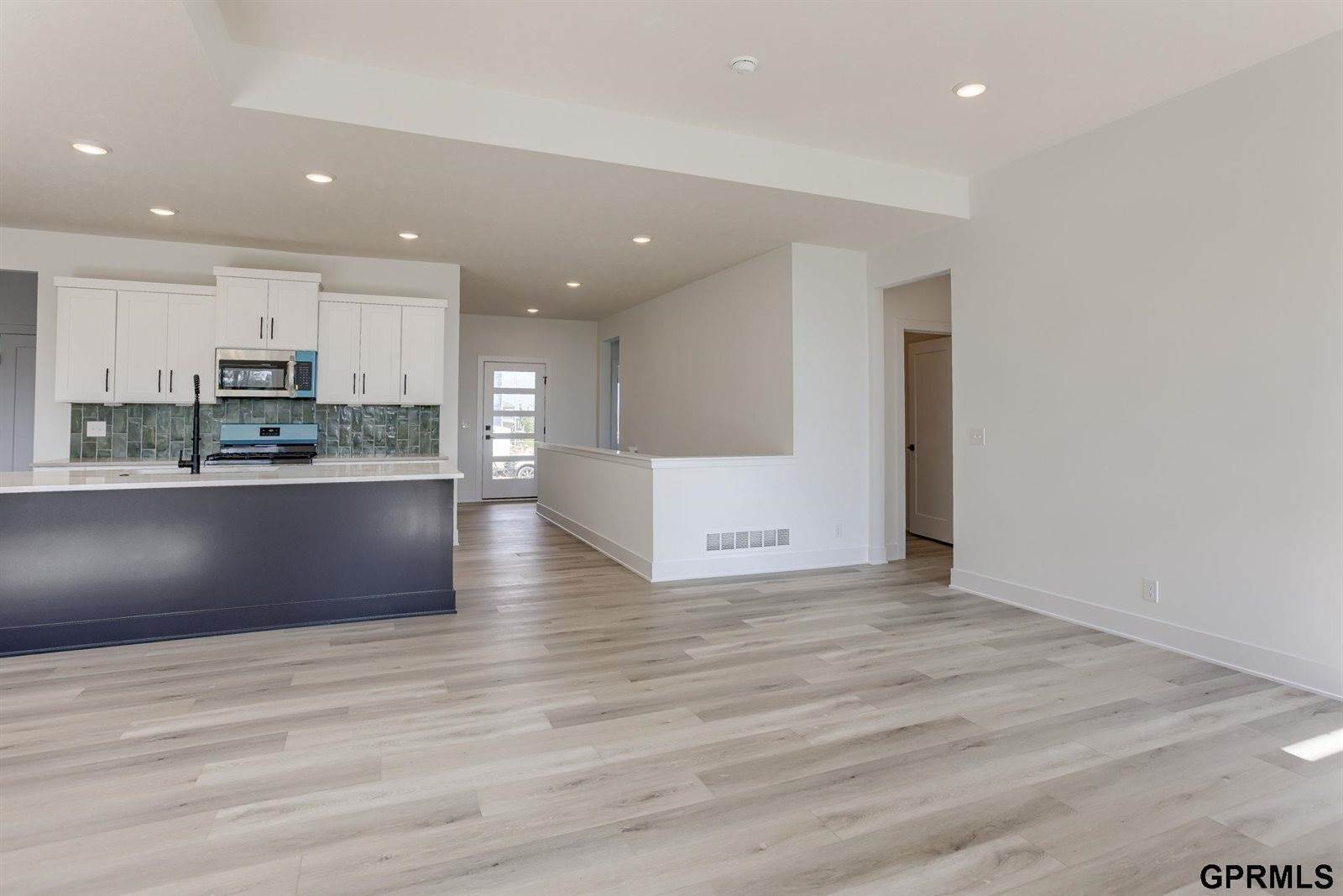 8178 South 185 Street, Omaha, NE 68136