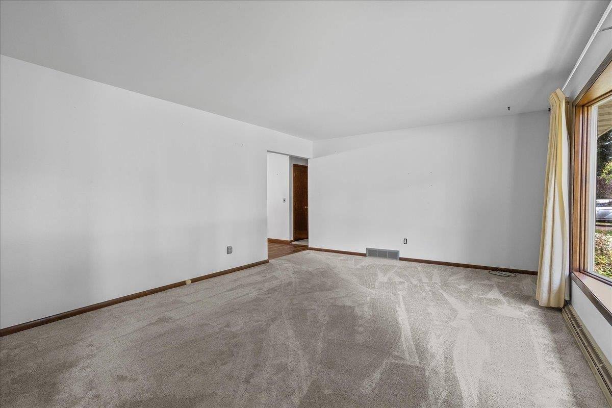 2706 S Maywood Avenue, Marshfield, WI 54449