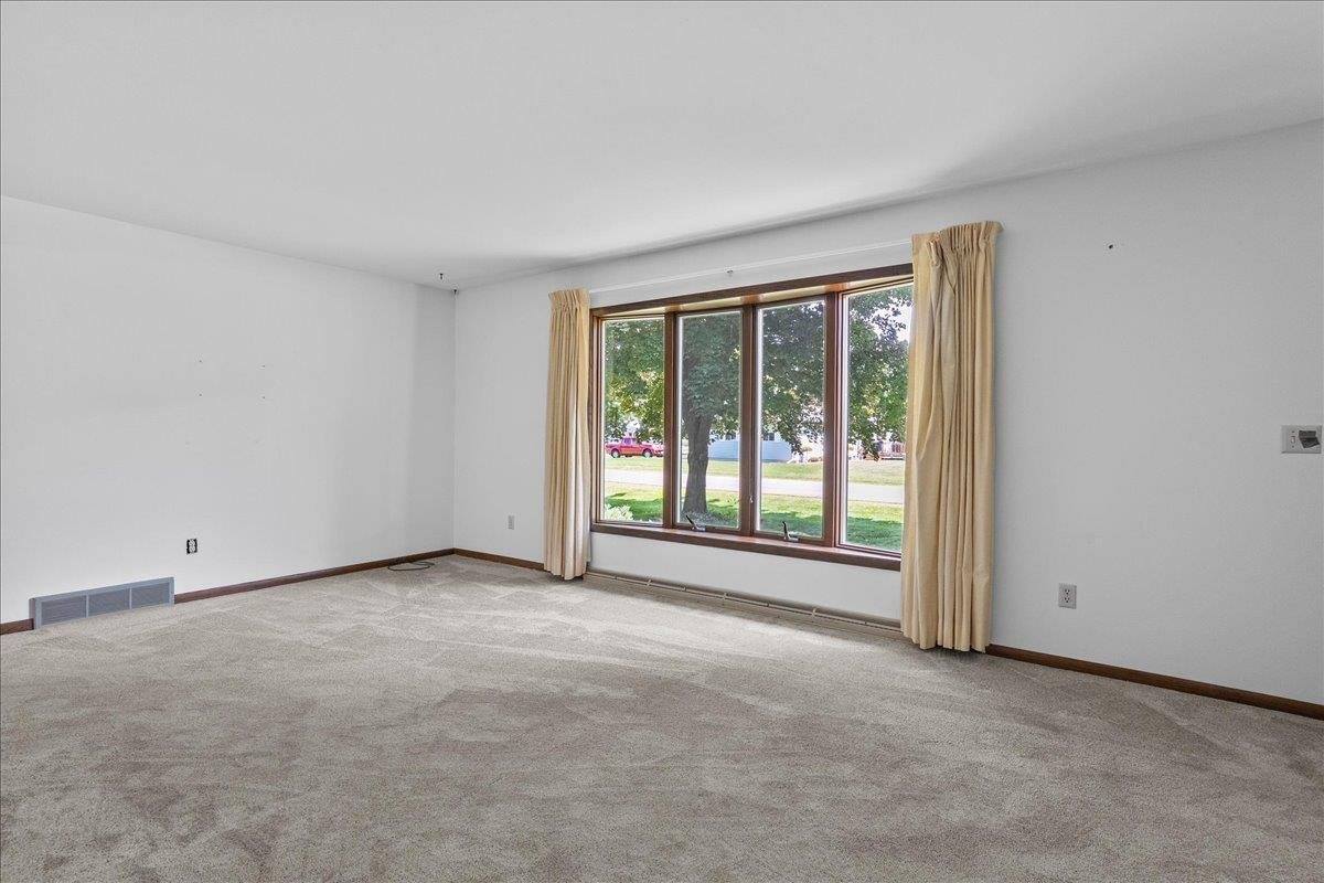 2706 S Maywood Avenue, Marshfield, WI 54449