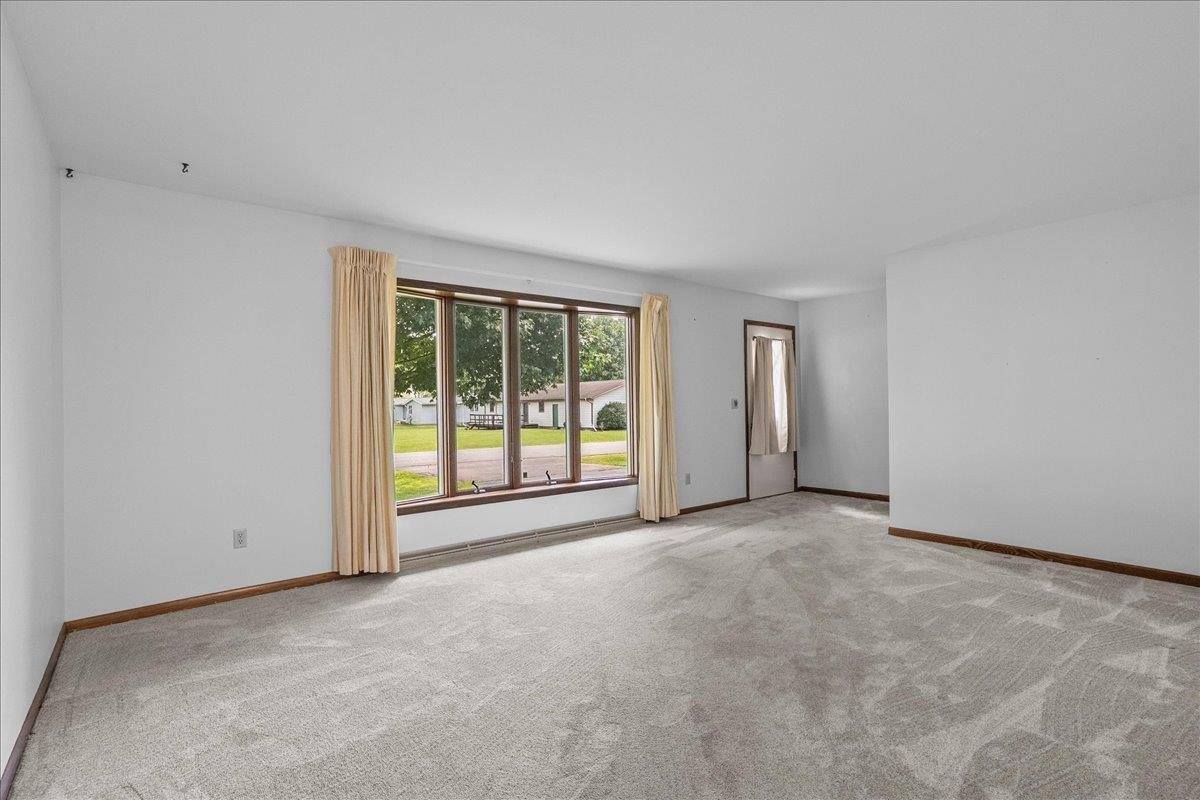 2706 S Maywood Avenue, Marshfield, WI 54449