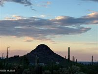 6080 North Bobcat Lane, Marana, AZ 85743