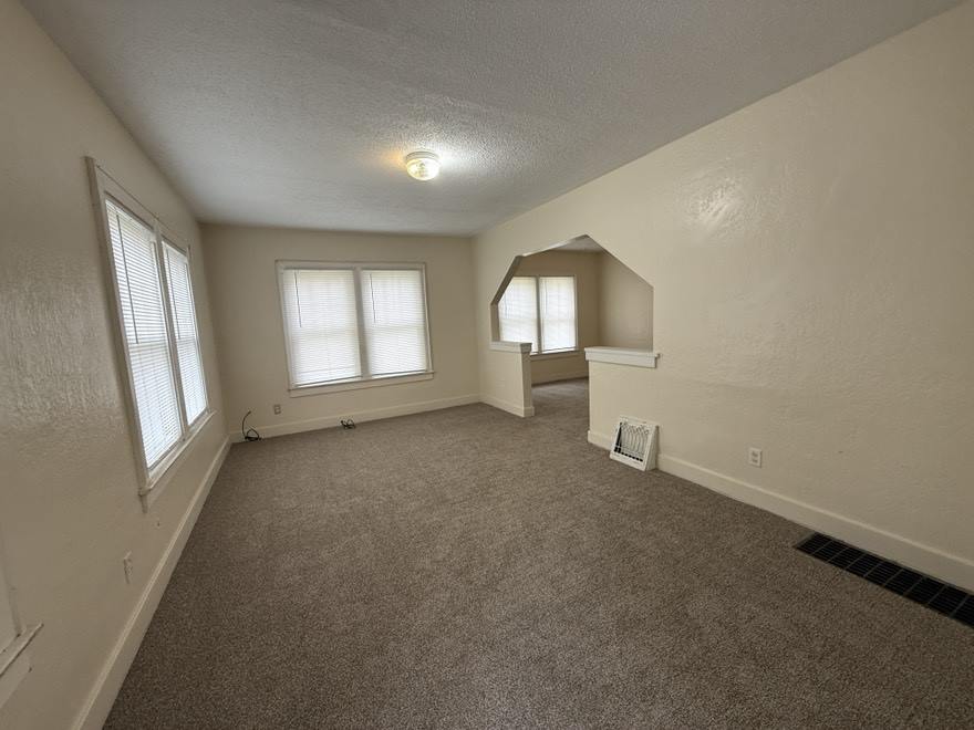 2700 SE Minnesota, Topeka, KS 66605