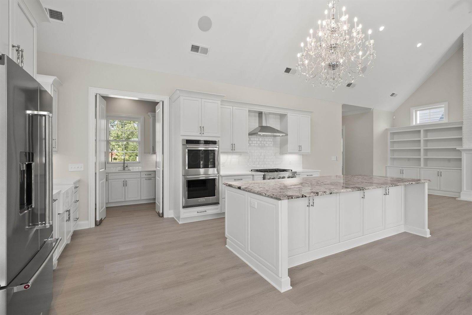 1984 Ridgeview Road, Columbus, OH 43221