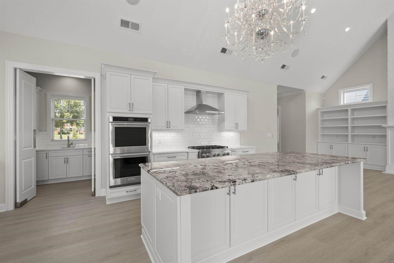 1984 Ridgeview Road, Columbus, OH 43221