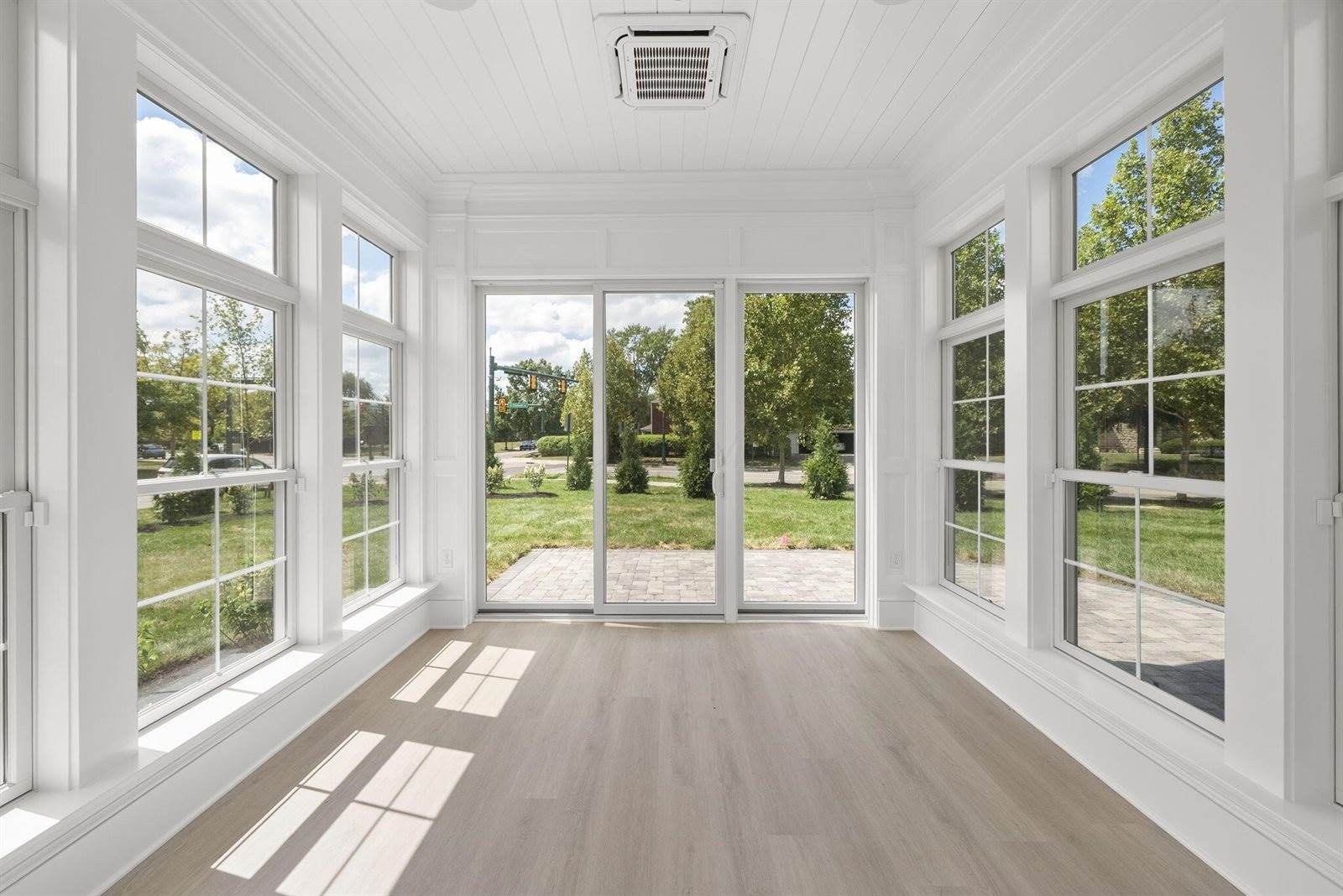 1984 Ridgeview Road, Columbus, OH 43221