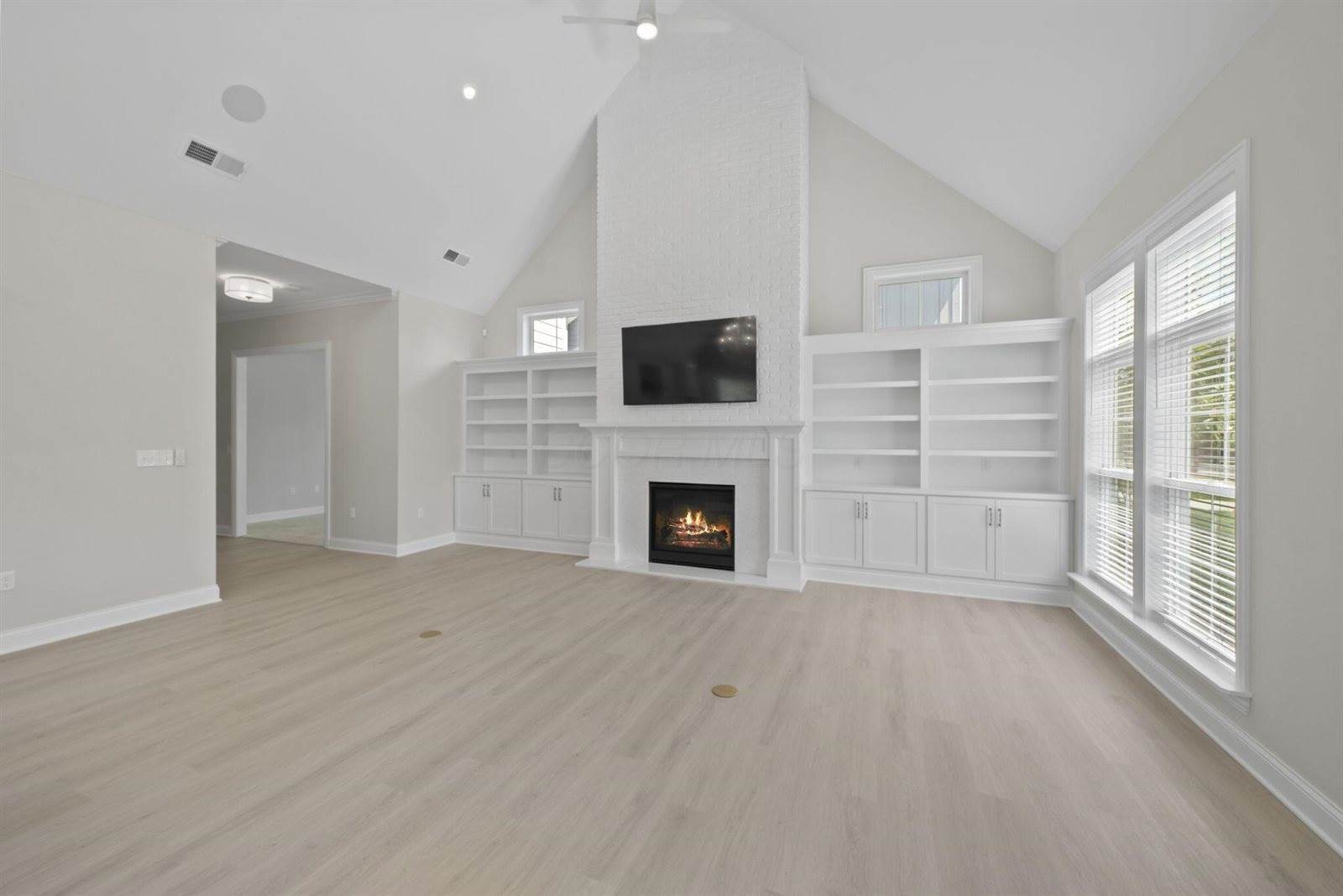 1984 Ridgeview Road, Columbus, OH 43221