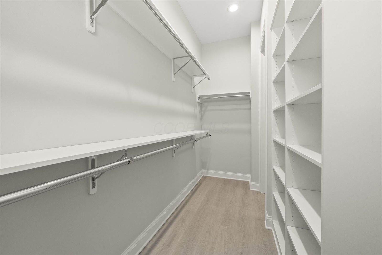 1984 Ridgeview Road, Columbus, OH 43221