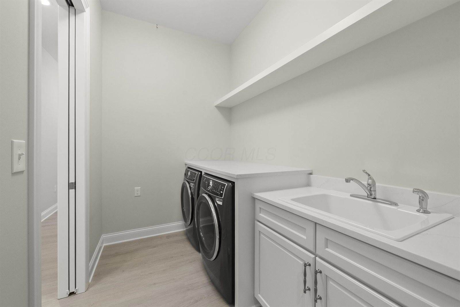 1984 Ridgeview Road, Columbus, OH 43221