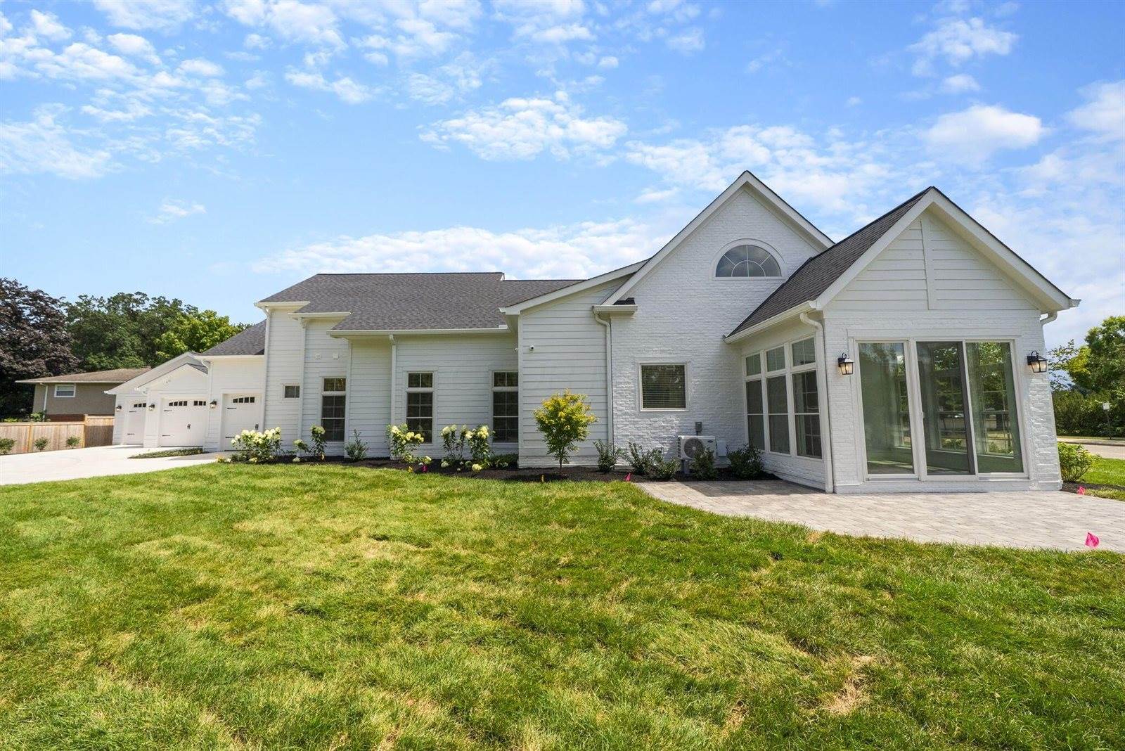 1984 Ridgeview Road, Columbus, OH 43221