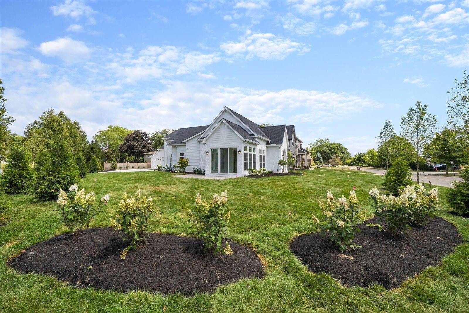 1984 Ridgeview Road, Columbus, OH 43221