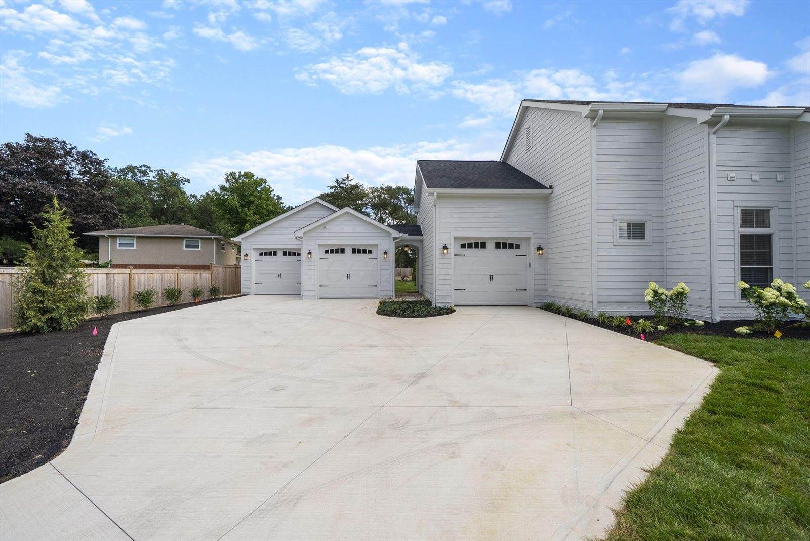 1984 Ridgeview Road, Columbus, OH 43221