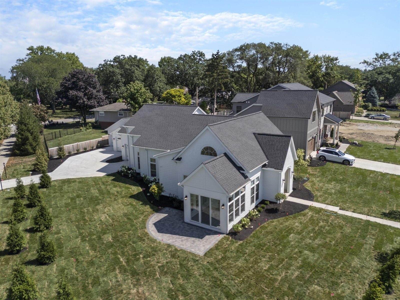 1984 Ridgeview Road, Columbus, OH 43221