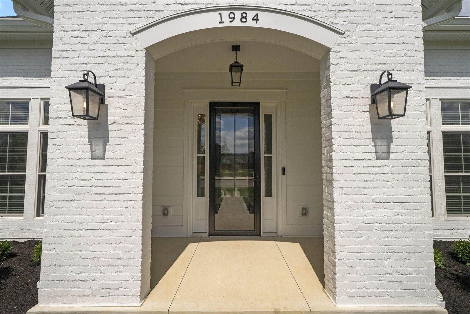 1984 Ridgeview Road, Columbus, OH 43221