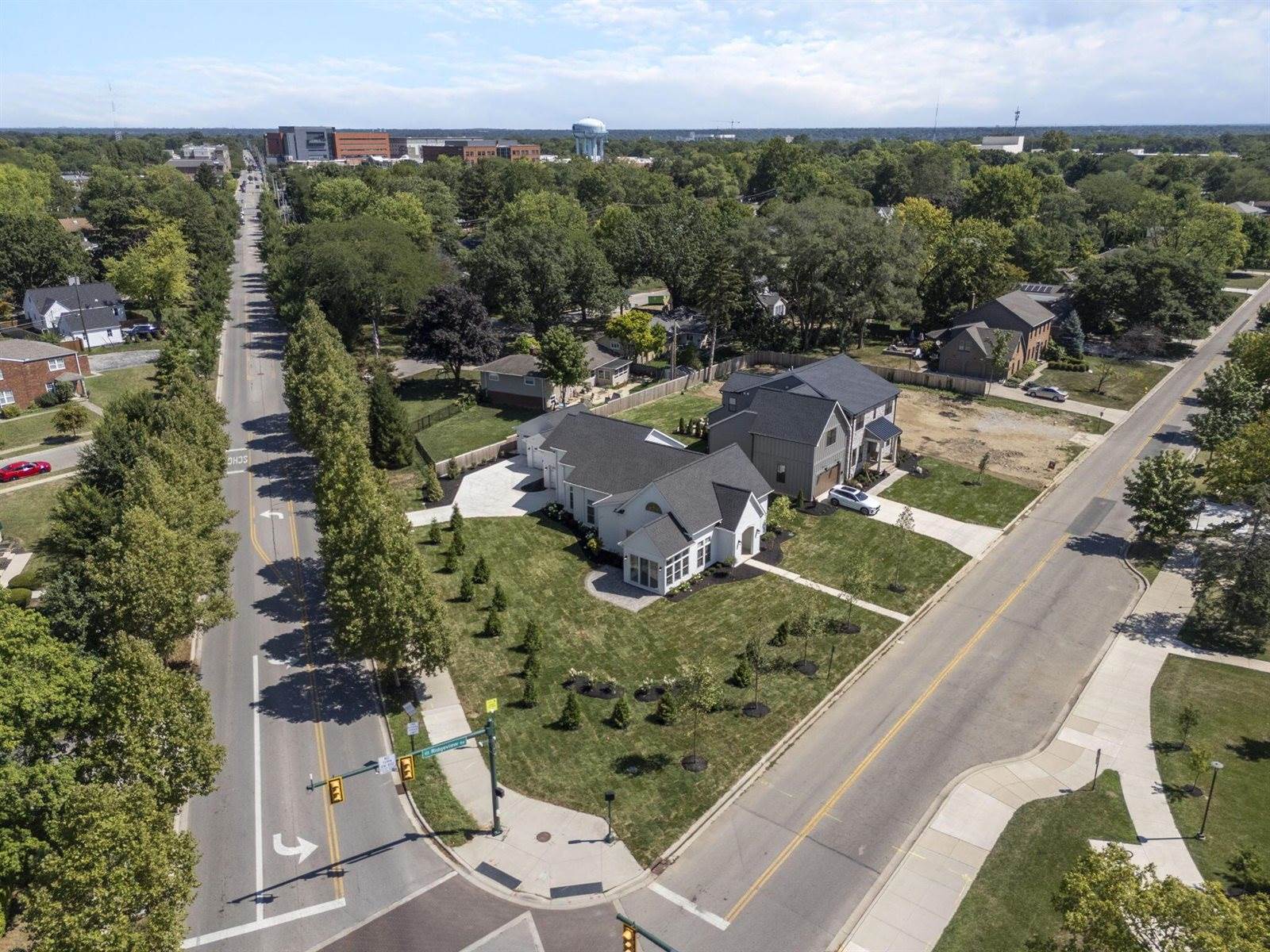 1984 Ridgeview Road, Columbus, OH 43221