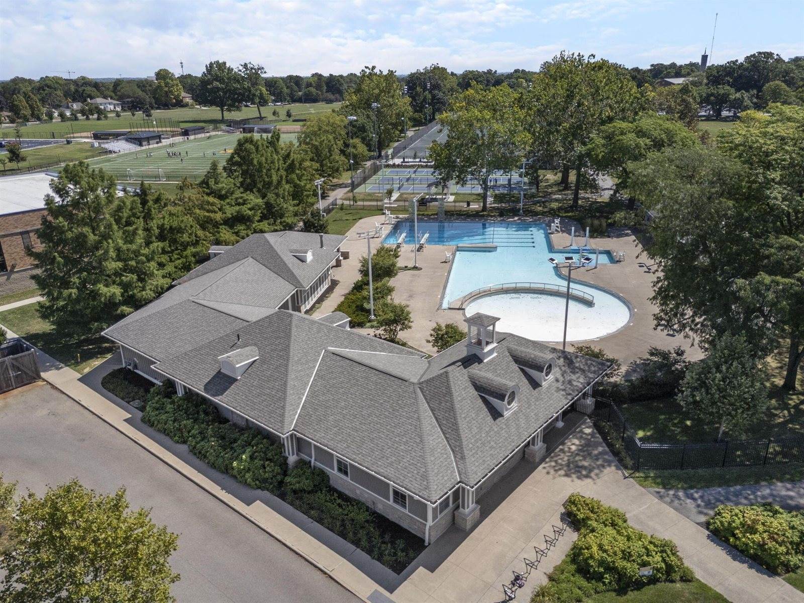 1984 Ridgeview Road, Columbus, OH 43221