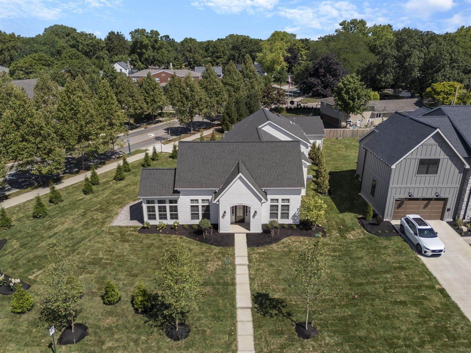 1984 Ridgeview Road, Columbus, OH 43221