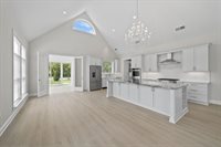 1984 Ridgeview Road, Columbus, OH 43221