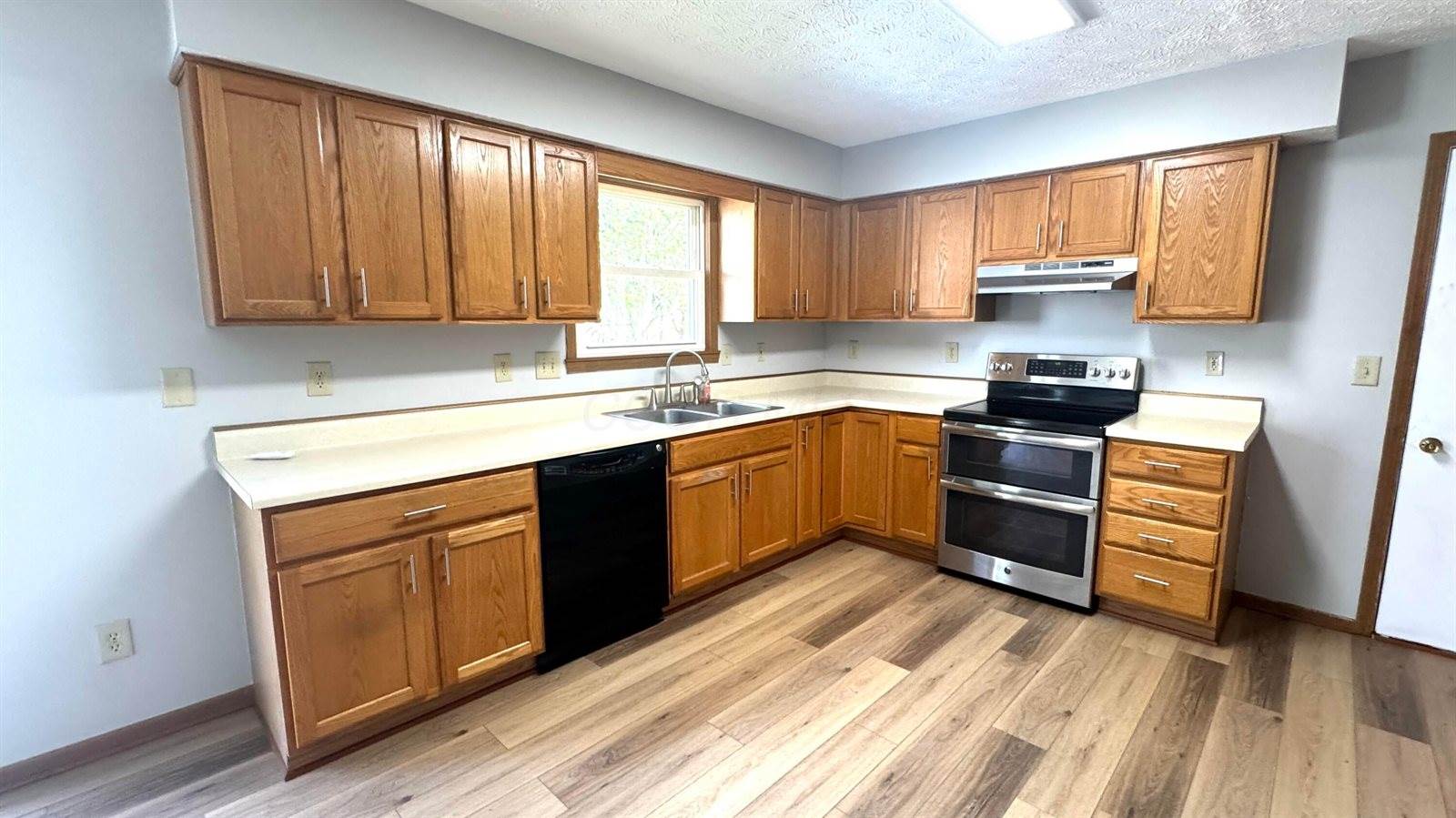 4348 Shady Meadows Drive, Grove City, OH 43123