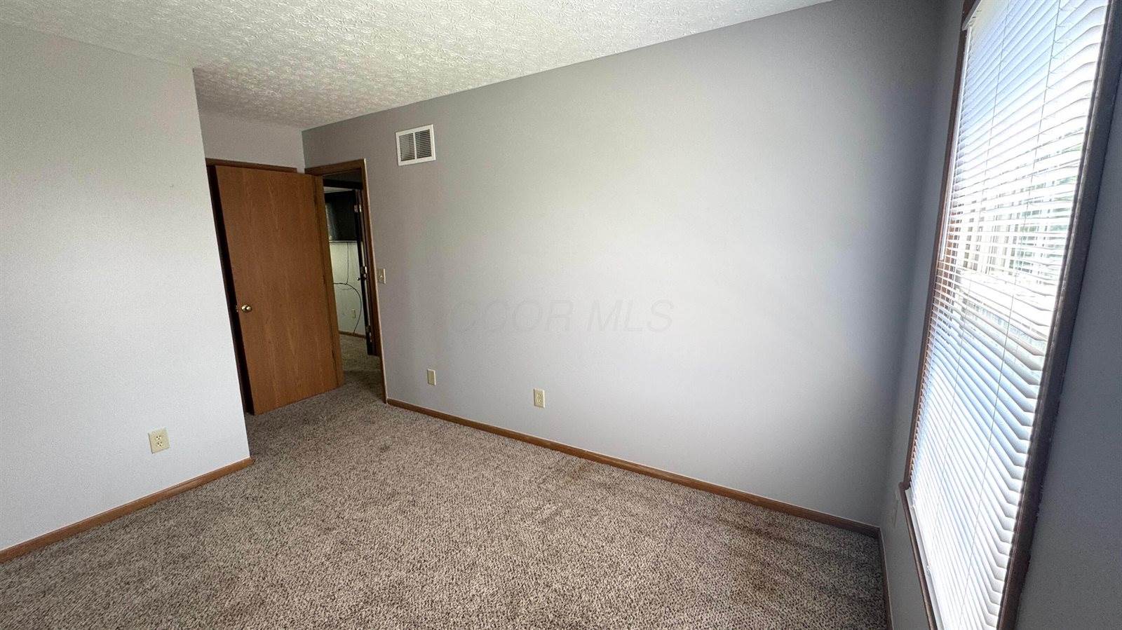 4348 Shady Meadows Drive, Grove City, OH 43123