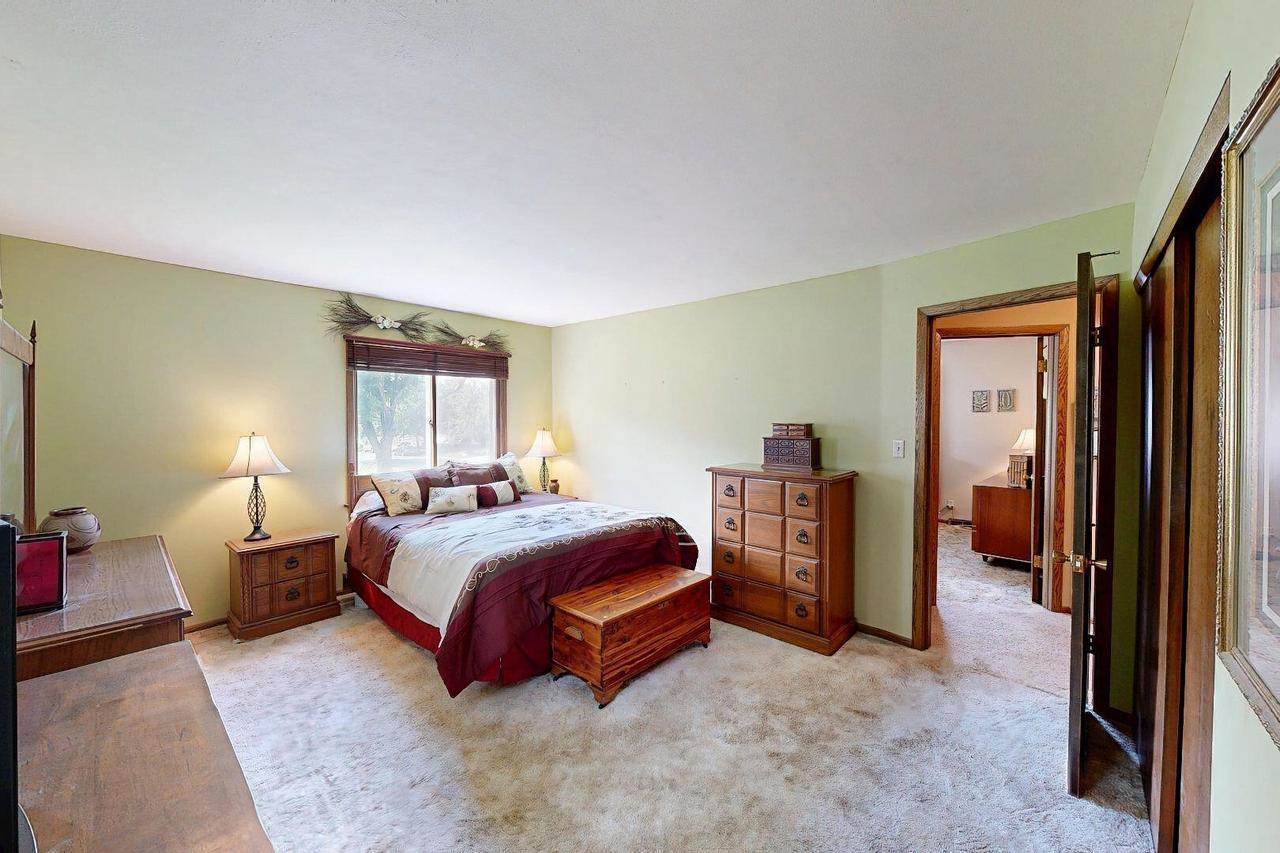 1402 Adrian Blvd, Fort Atkinson, WI 53538