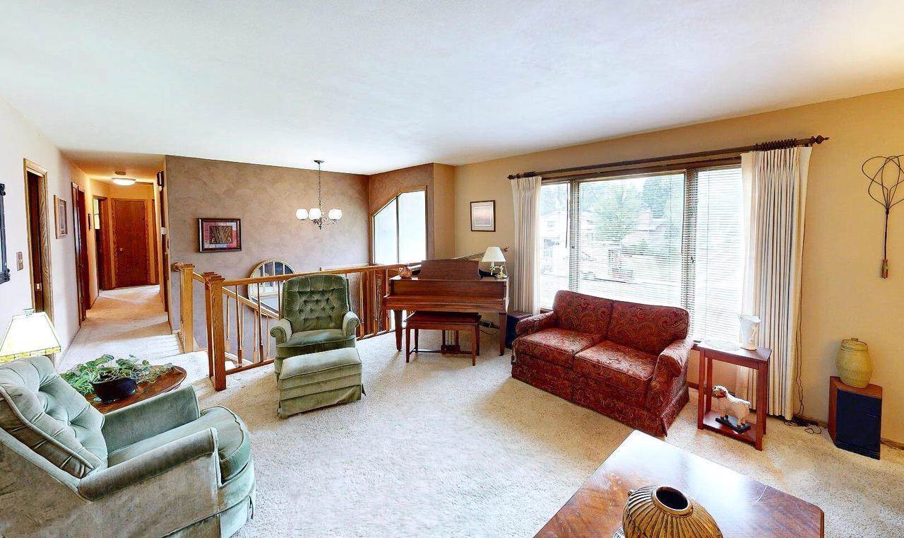 1402 Adrian Blvd, Fort Atkinson, WI 53538