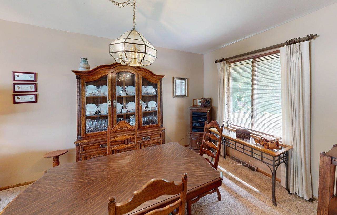 1402 Adrian Blvd, Fort Atkinson, WI 53538