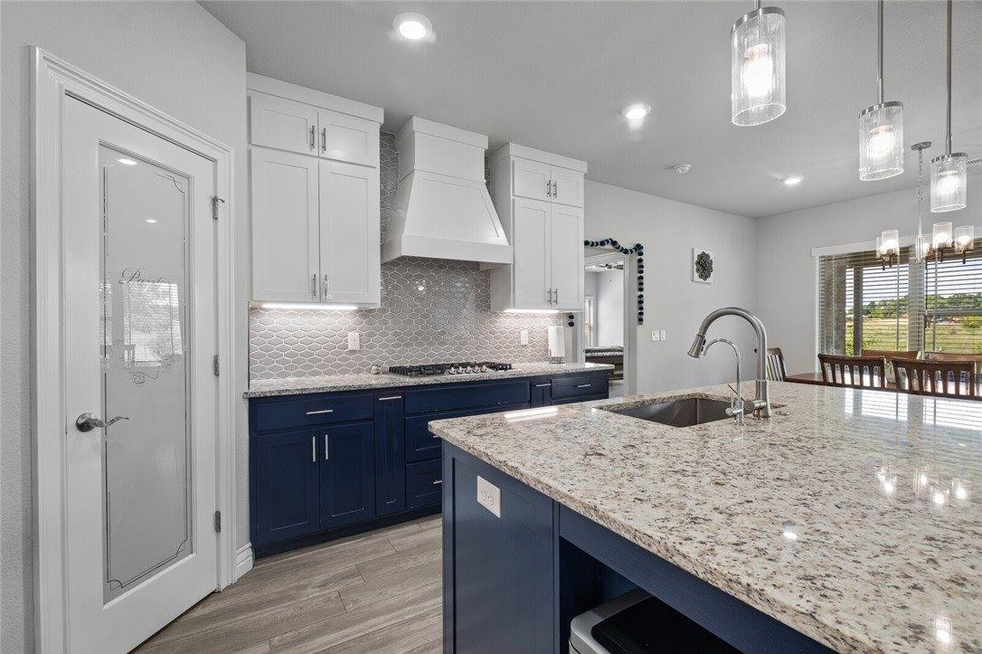 1010 Huntleigh Drive, Bentonville, AR 72713