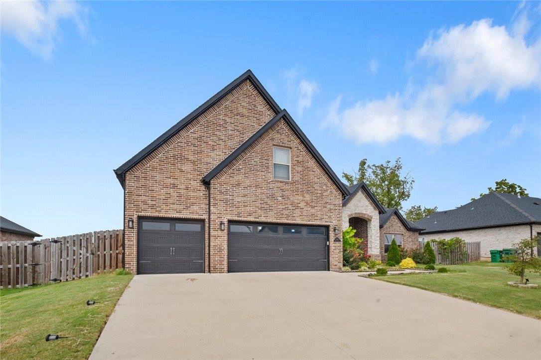 1010 Huntleigh Drive, Bentonville, AR 72713