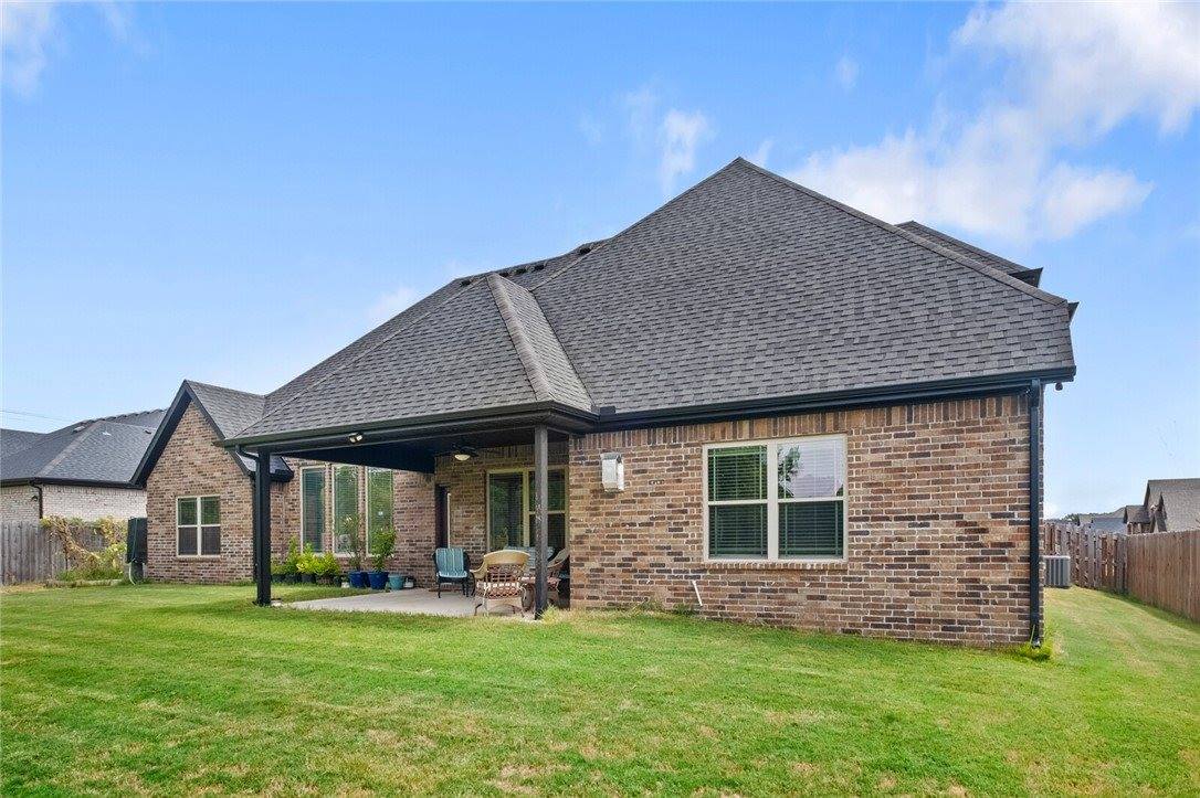 1010 Huntleigh Drive, Bentonville, AR 72713