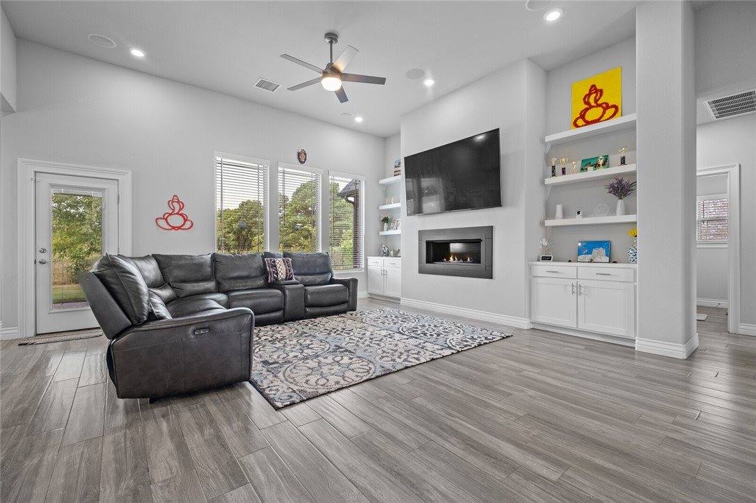 1010 Huntleigh Drive, Bentonville, AR 72713