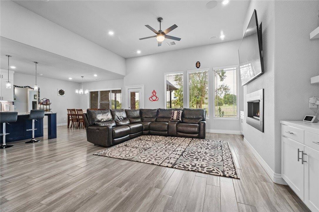 1010 Huntleigh Drive, Bentonville, AR 72713