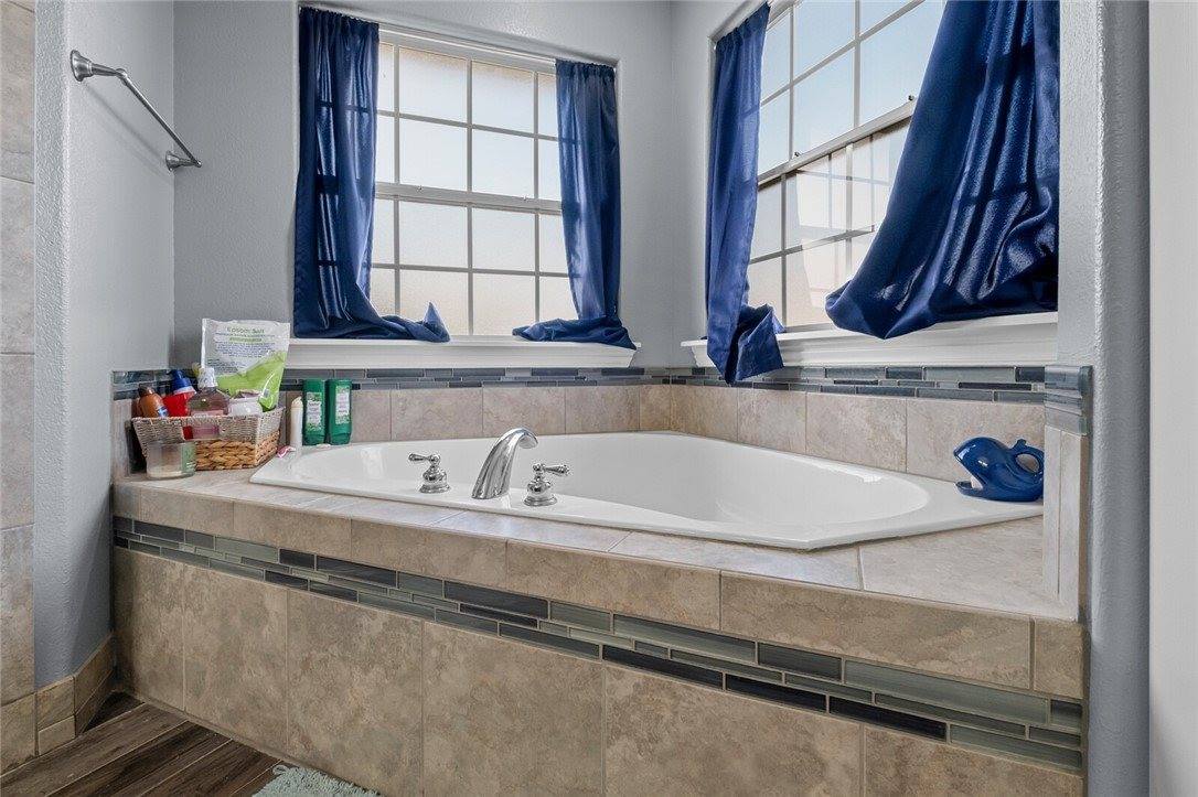 631 Paint Lane, Centerton, AR 72719
