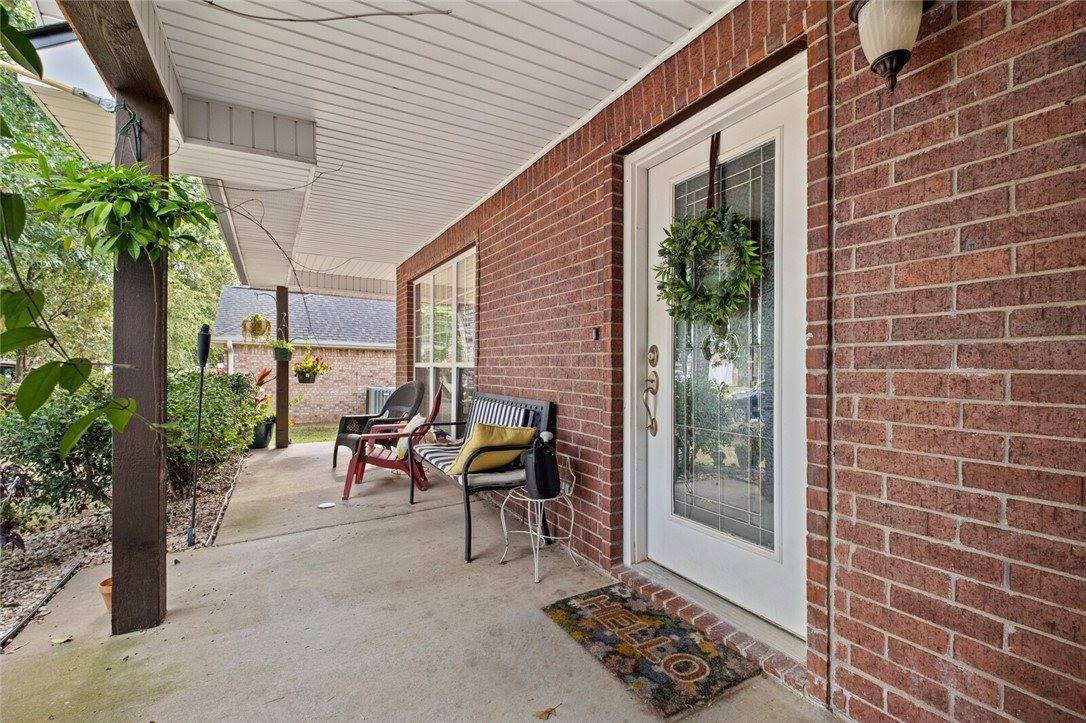 631 Paint Lane, Centerton, AR 72719