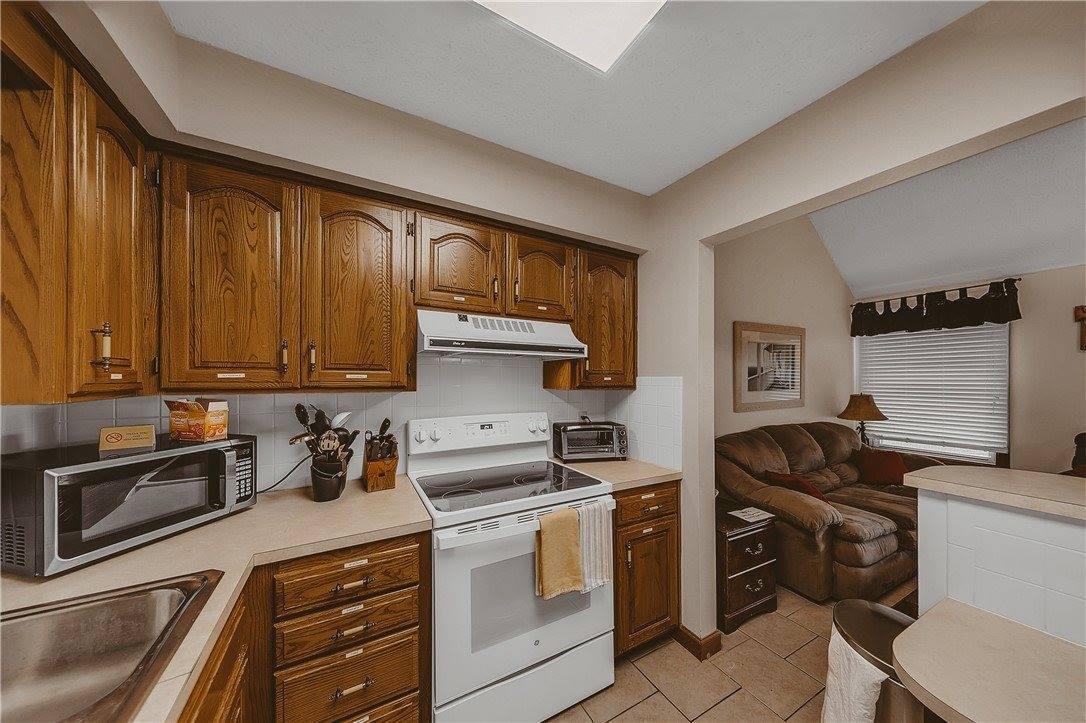 11 Green Meadow Unit 2 Lane, Holiday Island, AR 72631