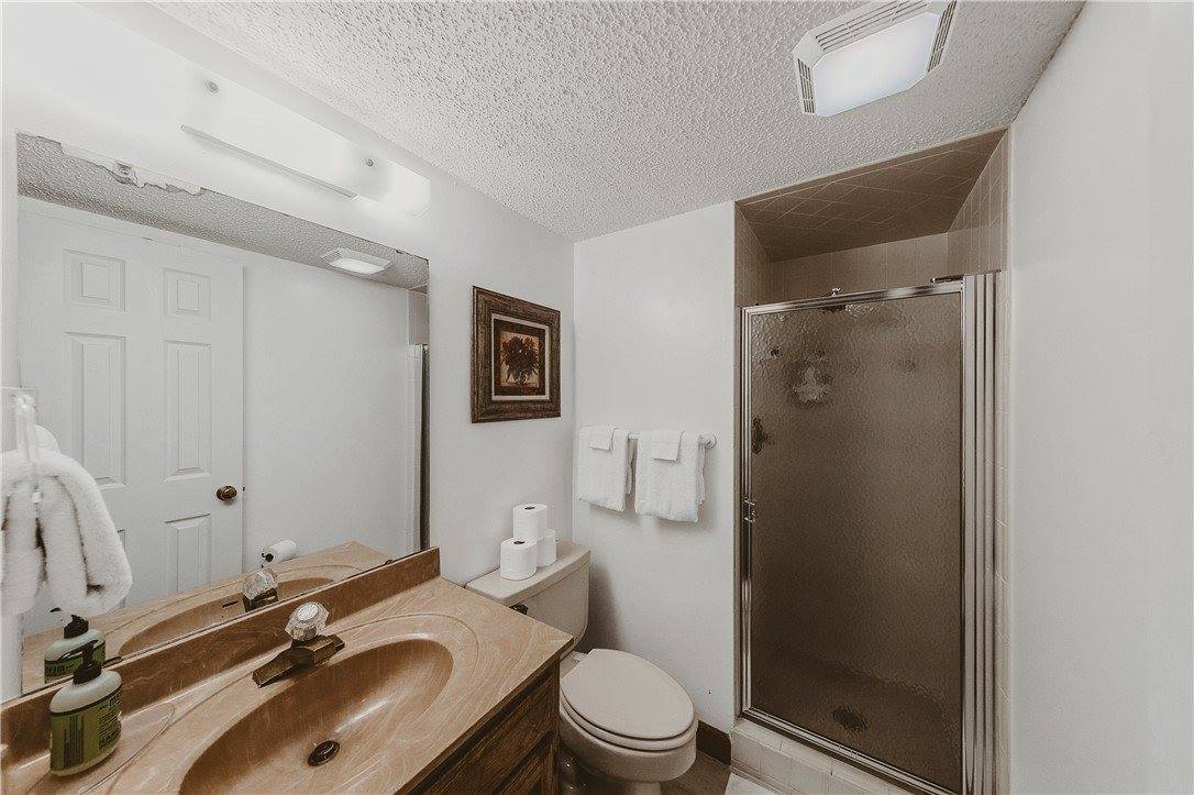 11 Green Meadow Unit 2 Lane, Holiday Island, AR 72631