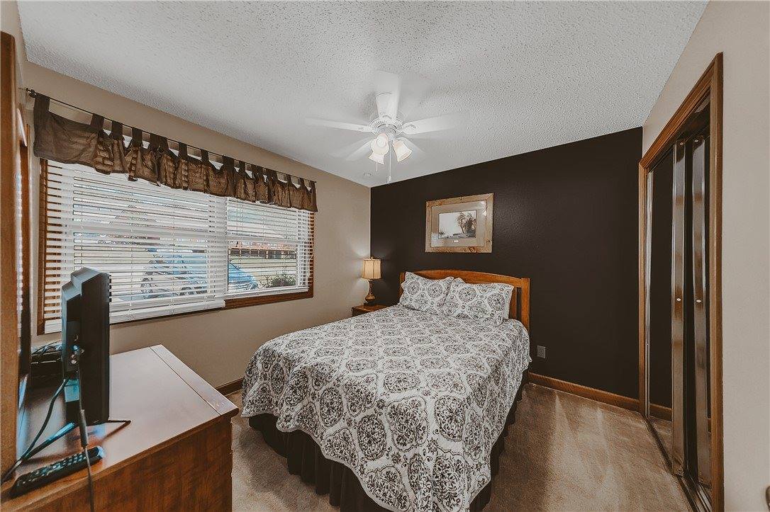 11 Green Meadow Unit 2 Lane, Holiday Island, AR 72631