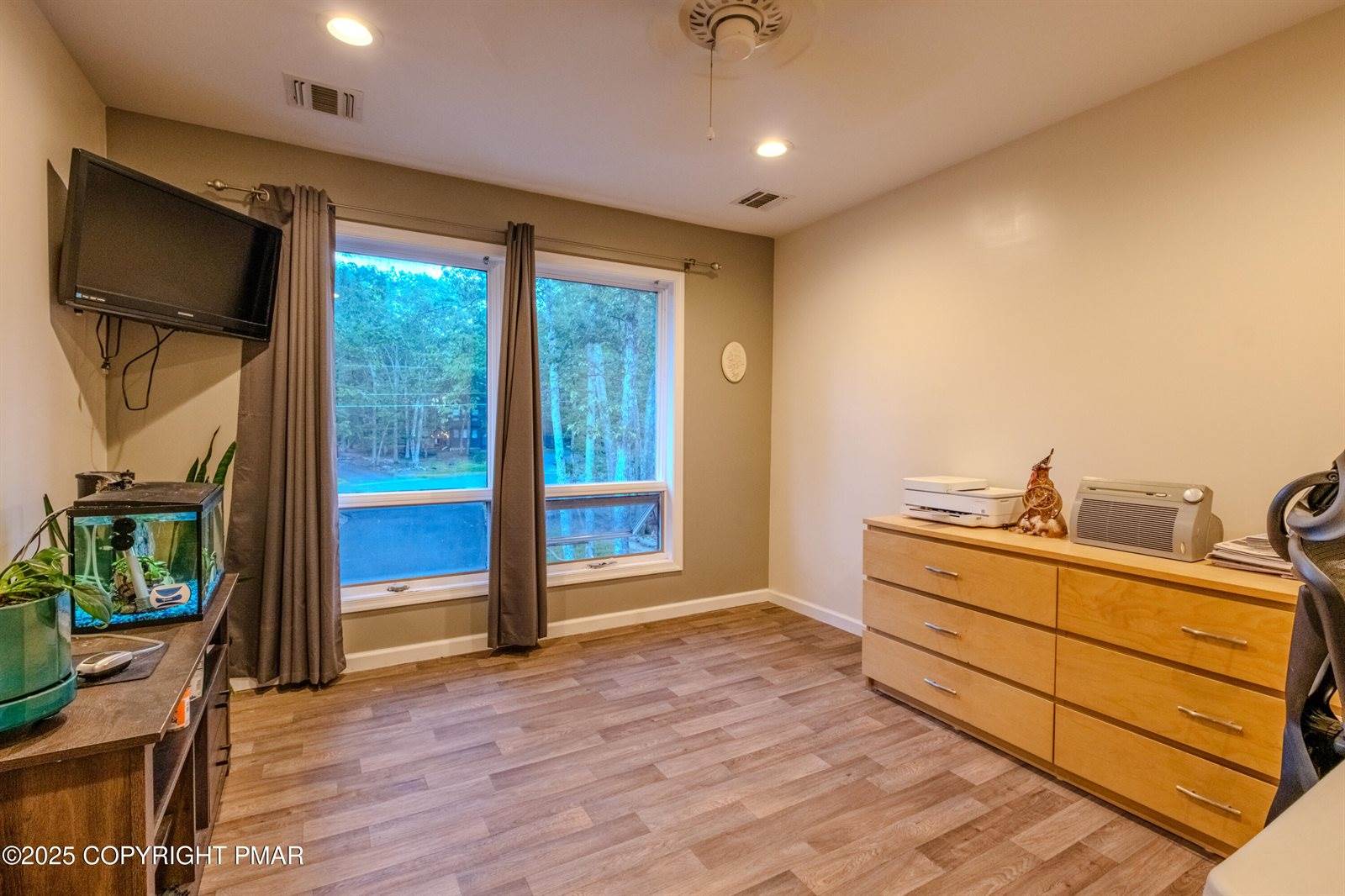 326 Robinwood Terrace, East Stroudsburg, PA 18301