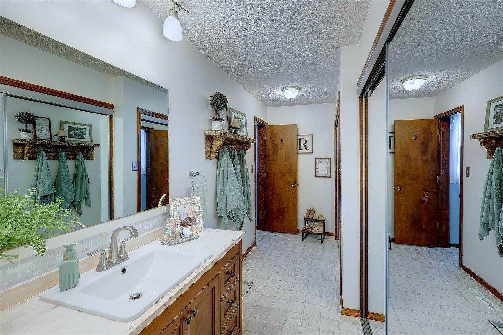 920 Highland Dr., Arkansas City, KS 67005