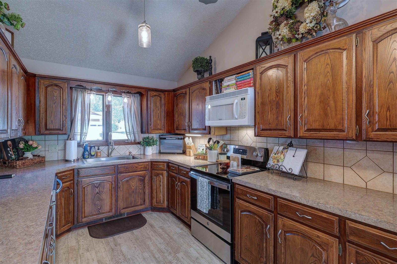 920 Highland Dr., Arkansas City, KS 67005