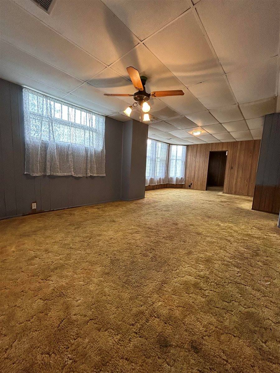 315 East Central, Arkansas City, KS 37005