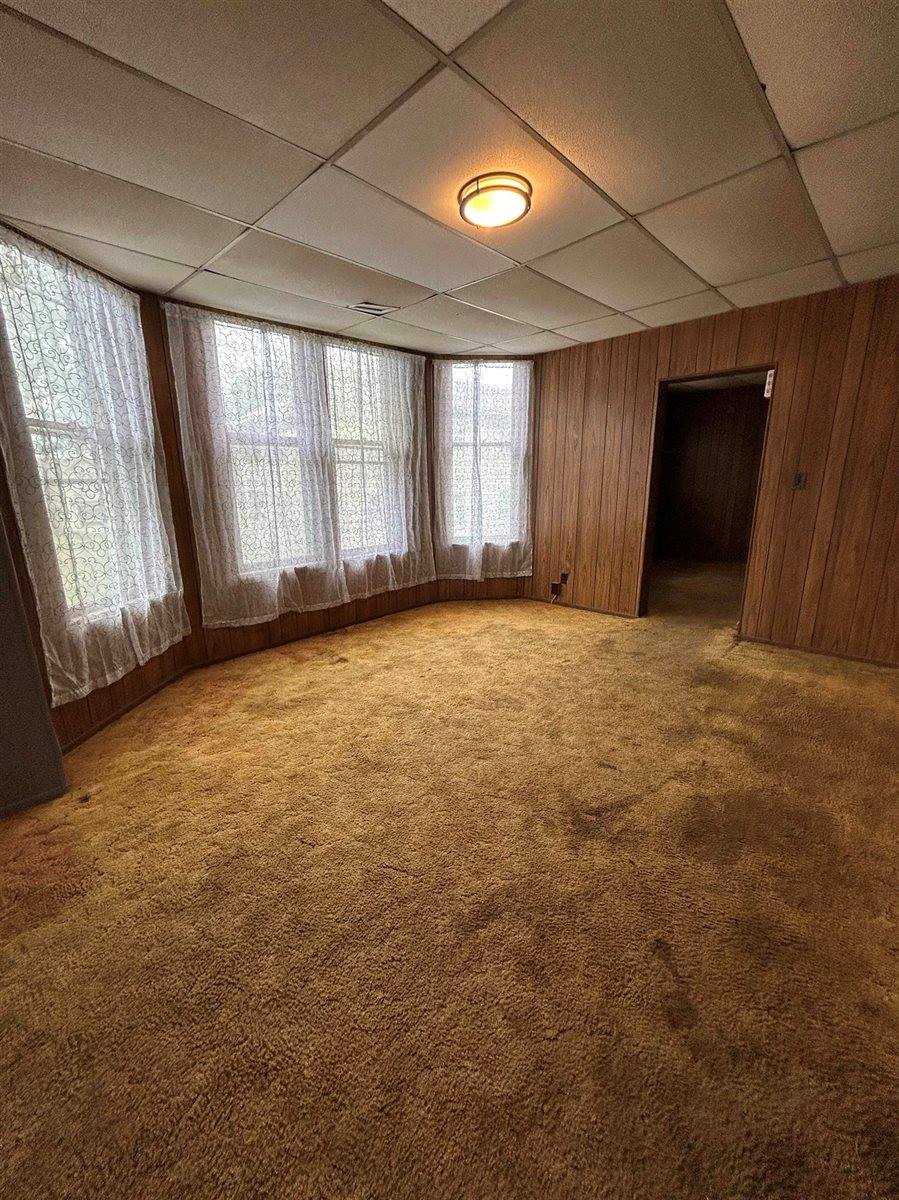 315 East Central, Arkansas City, KS 37005