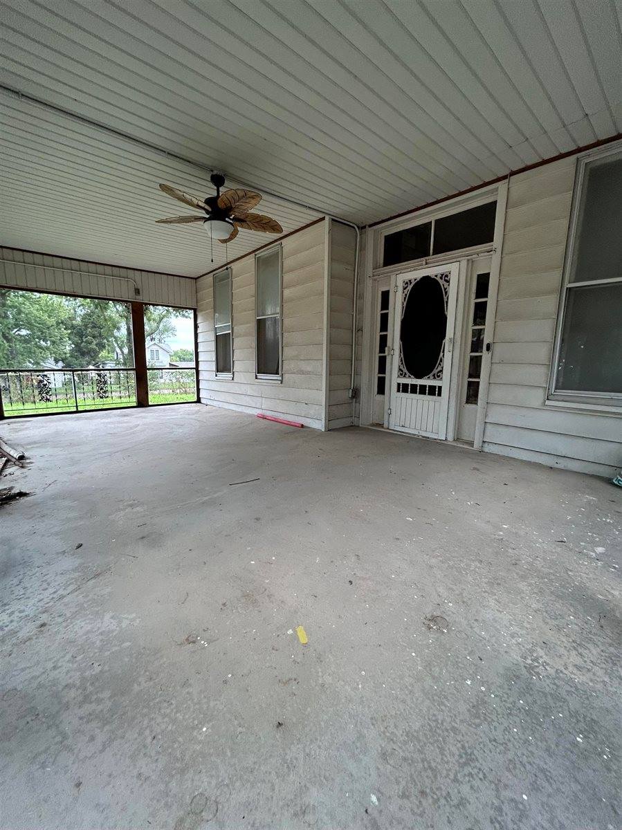 315 East Central, Arkansas City, KS 37005